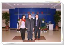 國(guó)家工信部王偉司長(zhǎng)蒞臨同和公司參觀考察與同和公司崔桂生董事長(zhǎng)、崔婷副董事長(zhǎng)合影